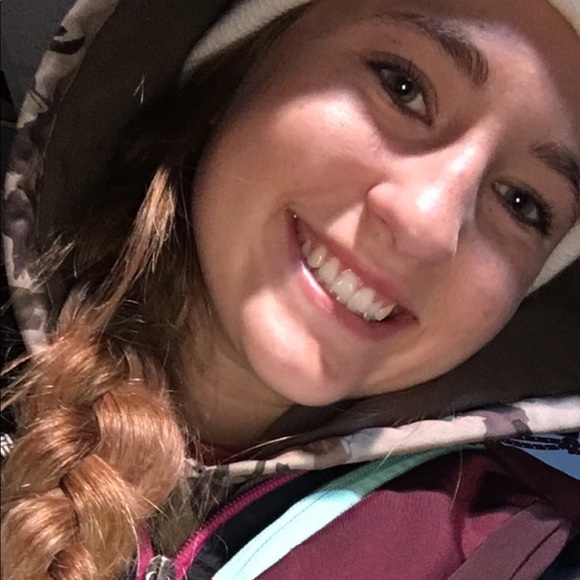 Meet your Posher, Kayla - Picture 1 of 1